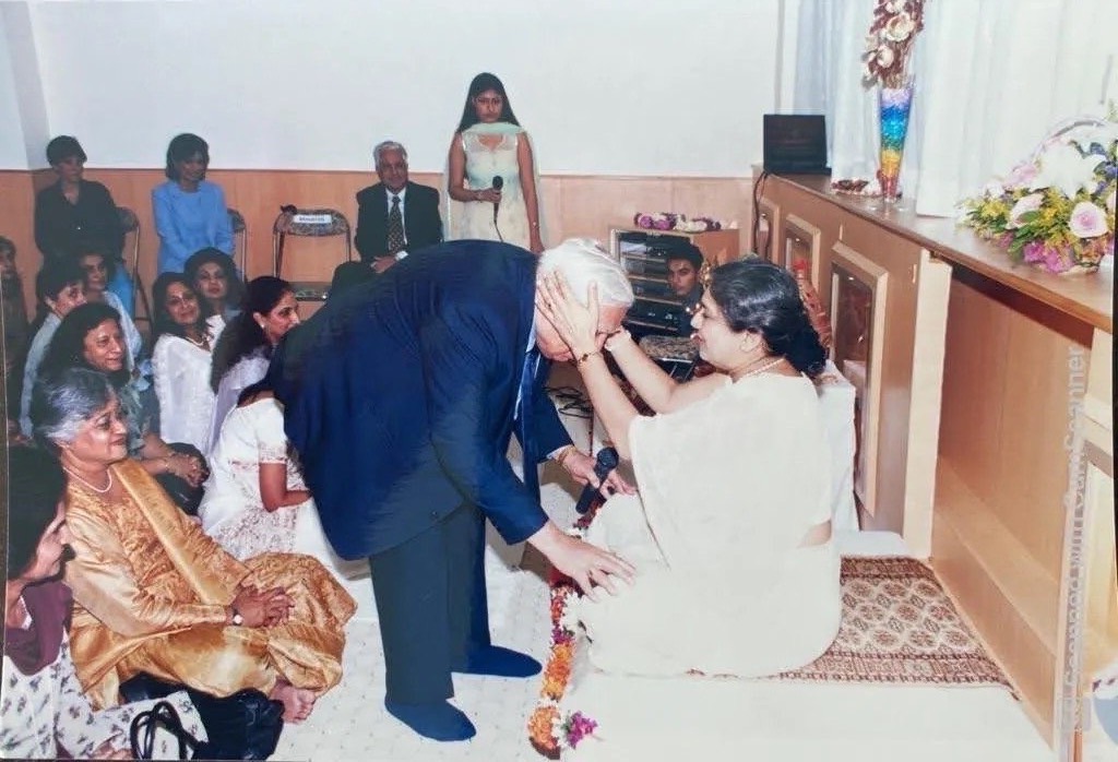 Traditional blessing at The Yoga Institute lineage gathering